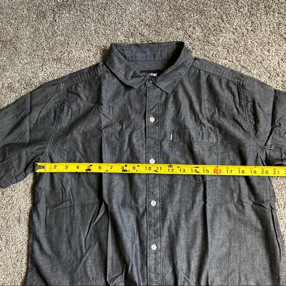 TKDK button down shirt size medium gray short sleeve collared solid pattern - Picture 9 of 11